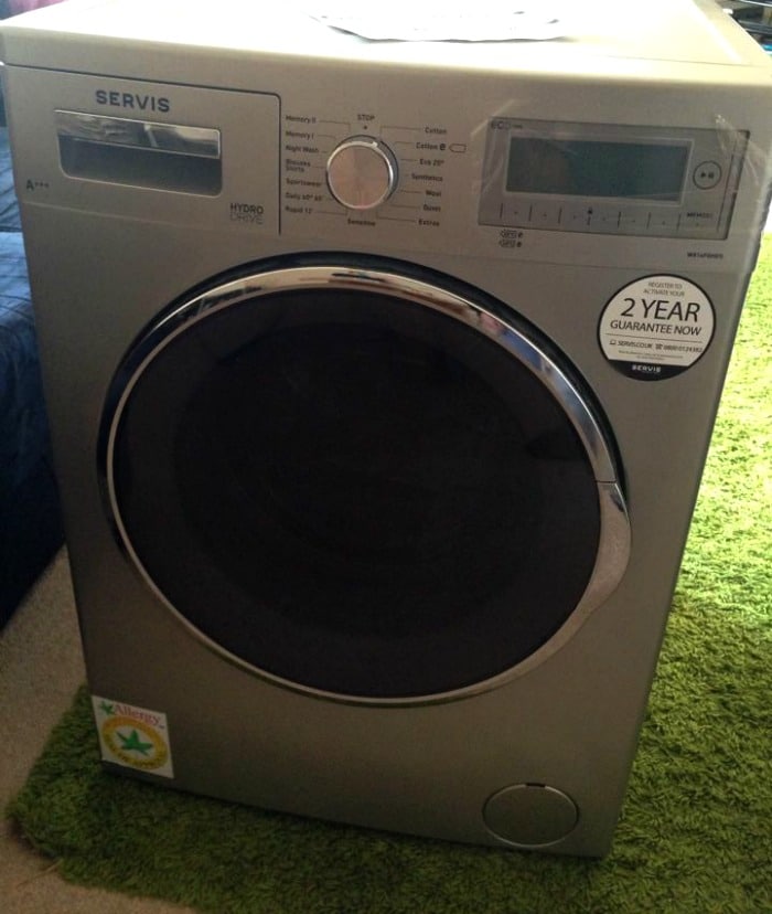 Servis Hydrodrive Washing Machine in my living room (2)