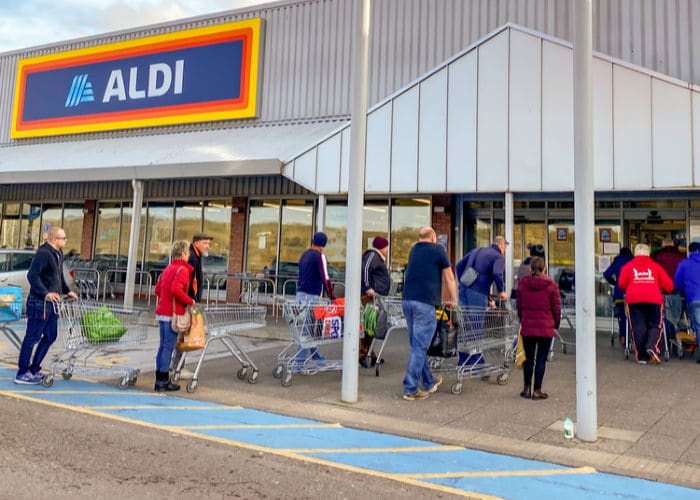 aldi supermarket queue