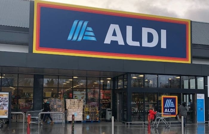 Aldi supermarket store front