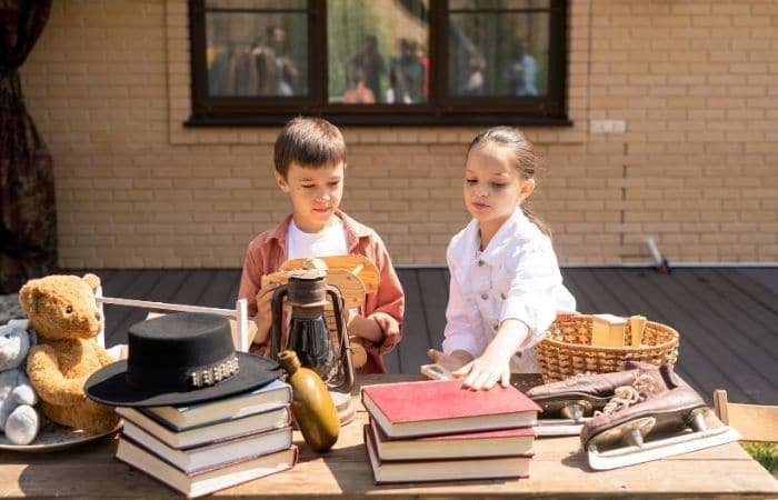 children selling stuff