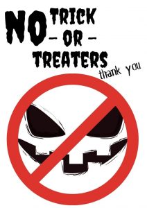 No trick or treating sign | FREE Halloween printables - Skint Dad