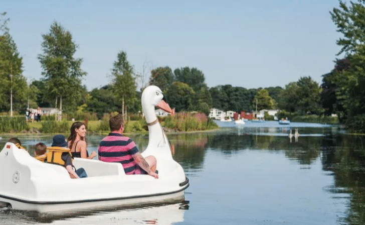 haggerston castle boating lake