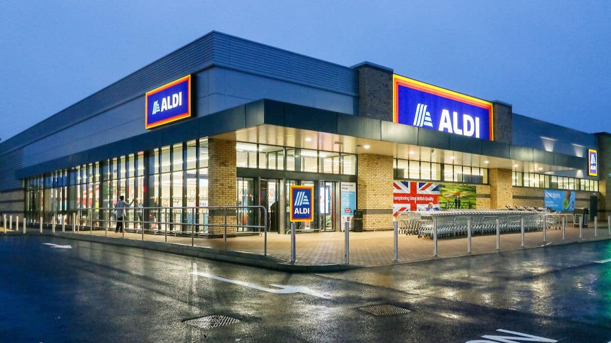 Aldi store front