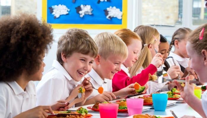 School children having lunch
