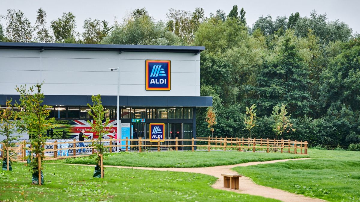 Exterior of an Aldi supermarket in the UK