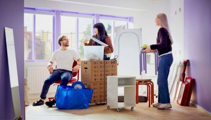 People with second-hand IKEA furniture and home items